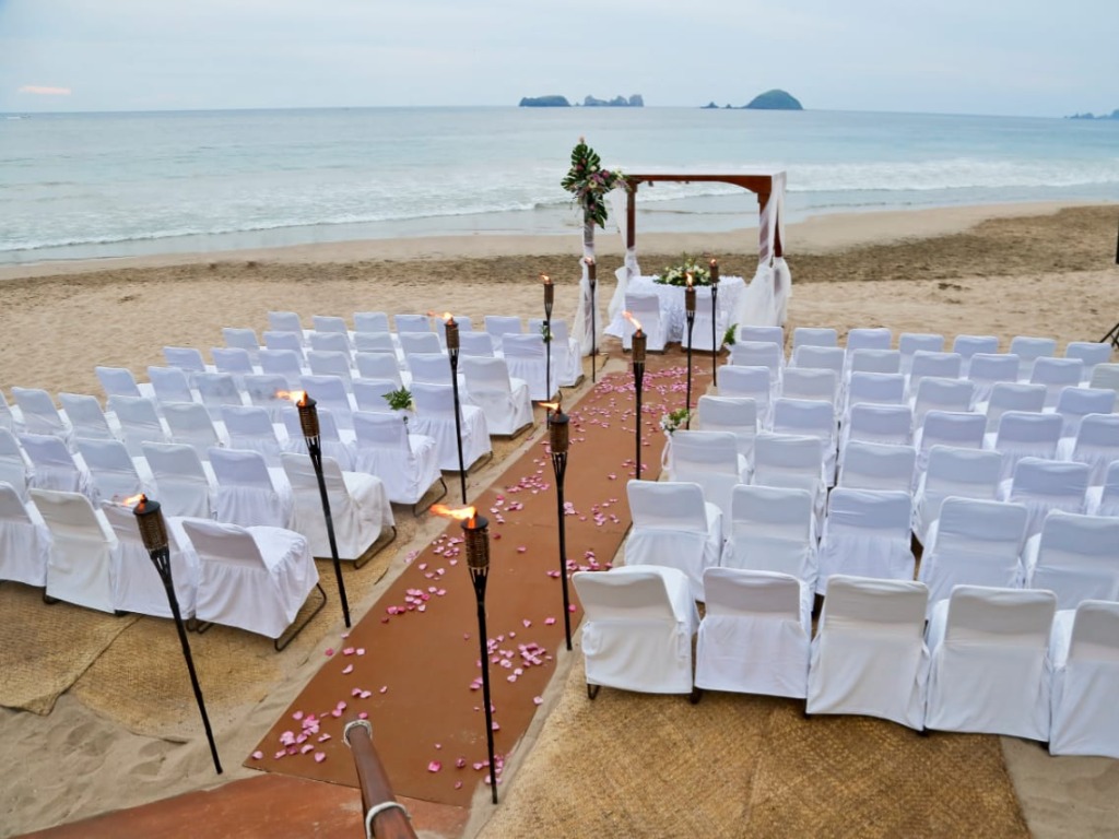 Beach wedding